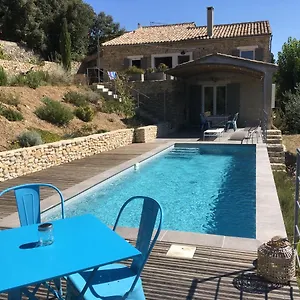https://les-escoulaires.hotels-rhonealpes.com